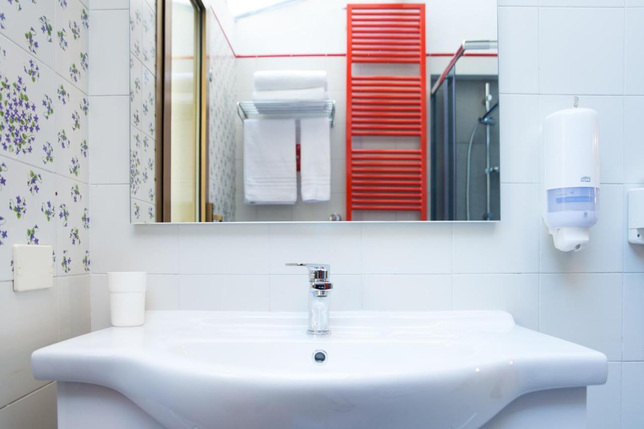 8- Tourist House Bologna - Light House - Self Check-In Apartment Bagian luar foto