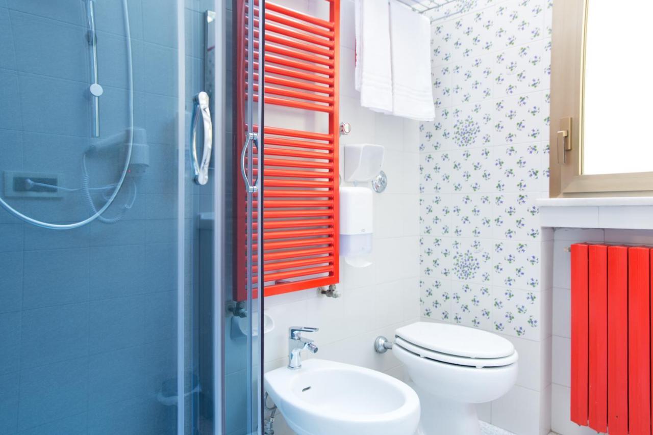8- Tourist House Bologna - Light House - Self Check-In Apartment Bagian luar foto