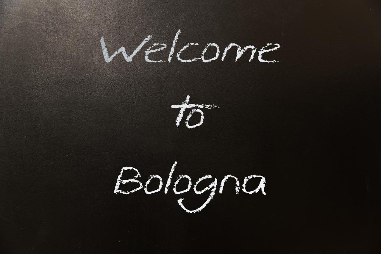 8- Tourist House Bologna - Light House - Self Check-In Apartment Bagian luar foto