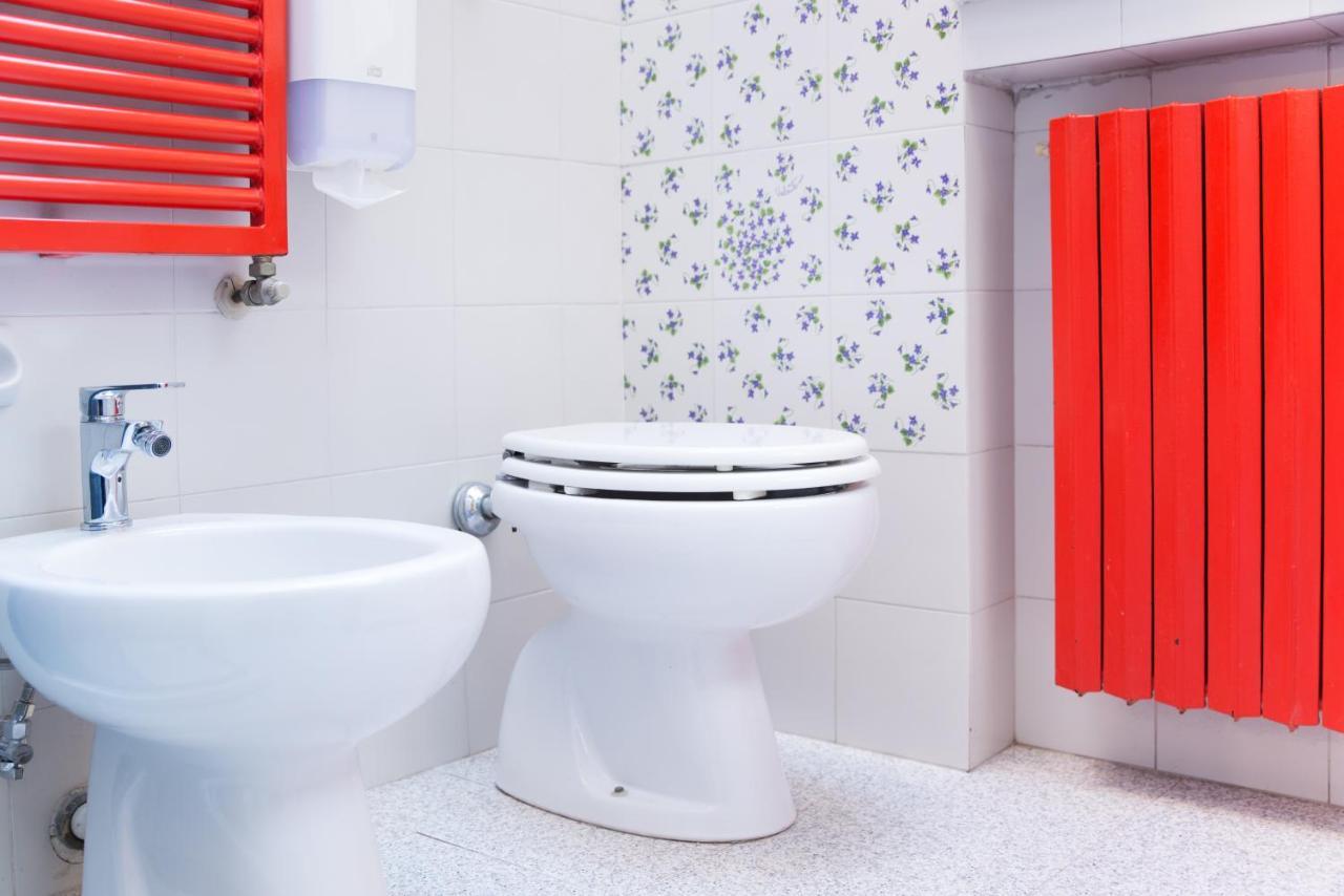 8- Tourist House Bologna - Light House - Self Check-In Apartment Bagian luar foto