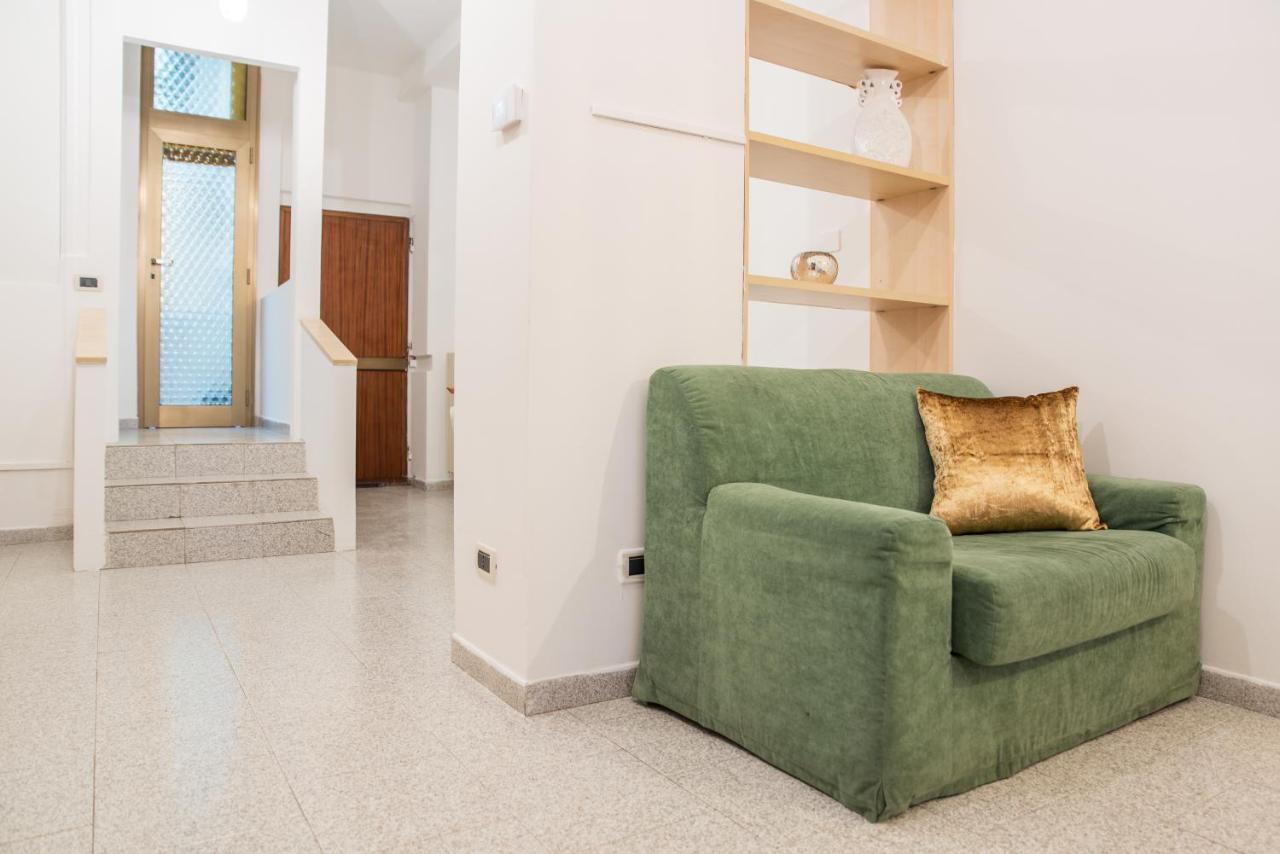 8- Tourist House Bologna - Light House - Self Check-In Apartment Bagian luar foto